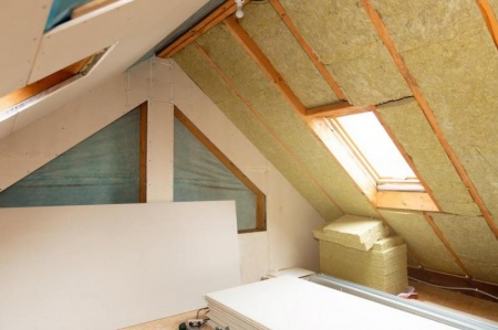 Isolation int&eacute;rieure d'une maison, quels mat&eacute;riaux privil&eacute;gier pour un confort durable